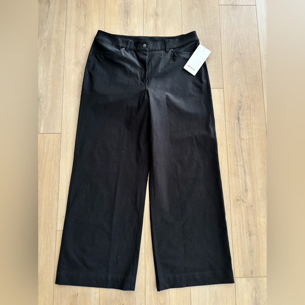 NWT Lululemon Athletica Woman’s Black Wide Leg Pants Size 33